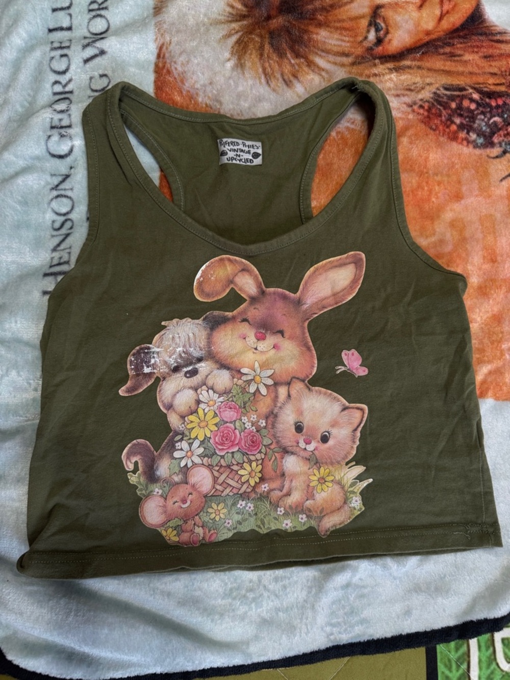 Vintage-Inspired Olive Green Graphic Crop Tank Top - Retro Bunny & Kitten